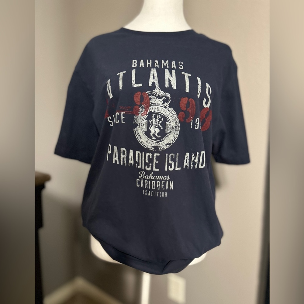 Big Cotton super soft tee, Atlantis Paradise Island, pet/smoke free home. Large